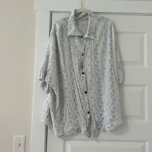 Talulah white/blue flowy button up top